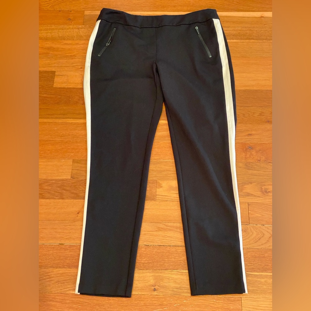 J. McLaughlin sz 8 Crop Pull On Stretch Pants Black Off White Stripe